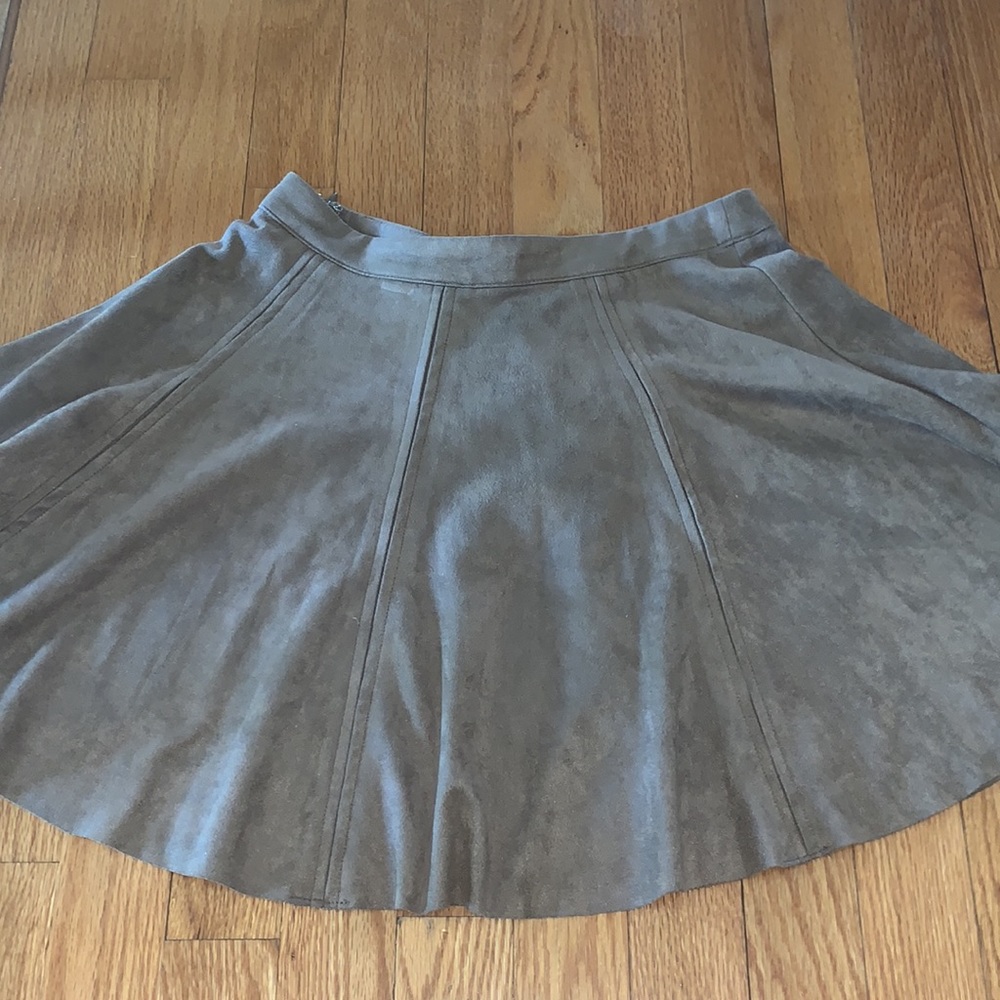 Design lab size XS brown suede skirt barely worn - Picture 4 of 4